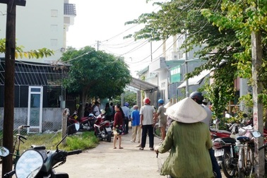 2 vợ chồng chết trong nhà, với nhiều vết thương