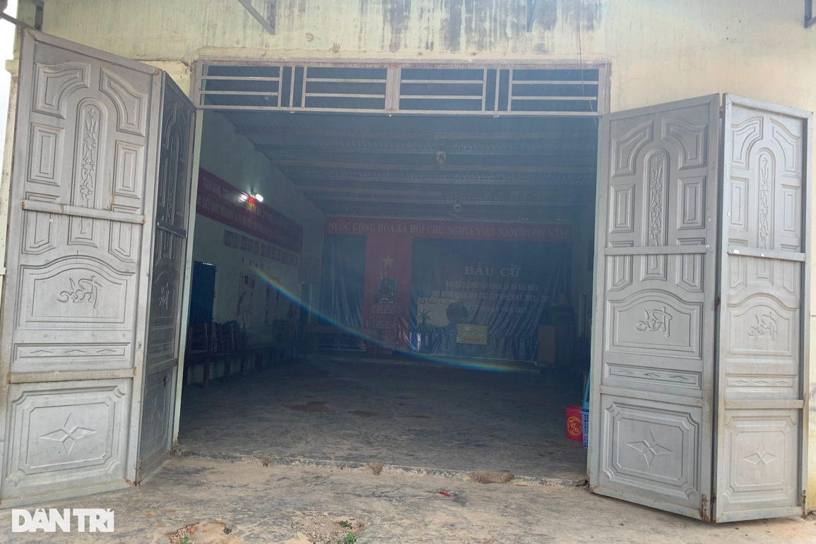 Mong bạn đọc Dân trí giúp gần 100 cô trò giữa Tây Nguyên dựng lớp kiếm chữ - 1 Mong bạn đọc Dân trí giúp gần 100 cô trò giữa Tây Nguyên dựng lớp kiếm chữ - 1