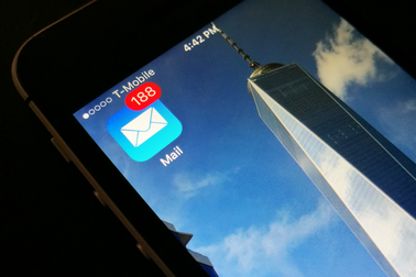 Mẹo ngăn chặn Apple Mail làm rối tung hộp thư đến trên iOS 10