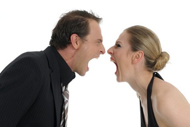 Vì sao hai bạn hay cãi cọ