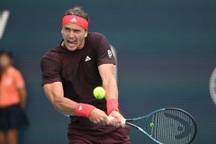 Zverev bị loại, Djokovic tăng khả năng vô địch Miami Open