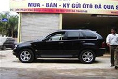 Một doanh nhân Hà Nội mua ôtô bọc thép chống đạn