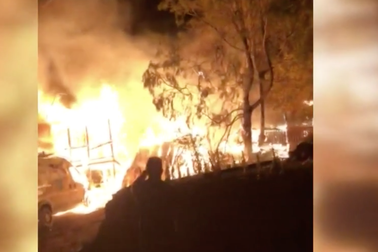 Người hùng 12 tuổi cứu bố khỏi ngôi nhà đang cháy