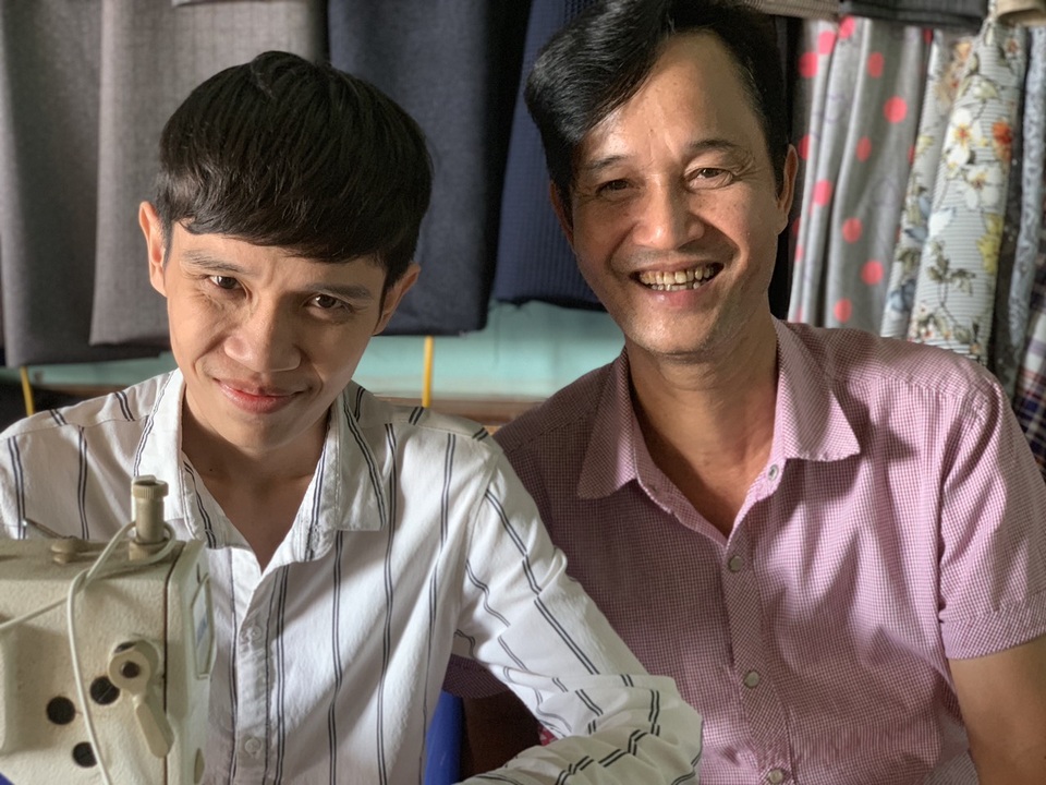 Gặp lại gia đình ông chủ hiệu may... như vừa trở về từ cõi âm - 4 Gặp lại gia đình ông chủ hiệu may... như vừa trở về từ cõi âm - 4