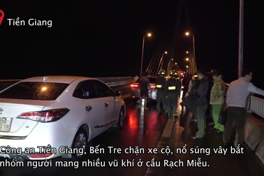 Video công an khống chế 31 người đàn ông trên cầu Rạch Miễu