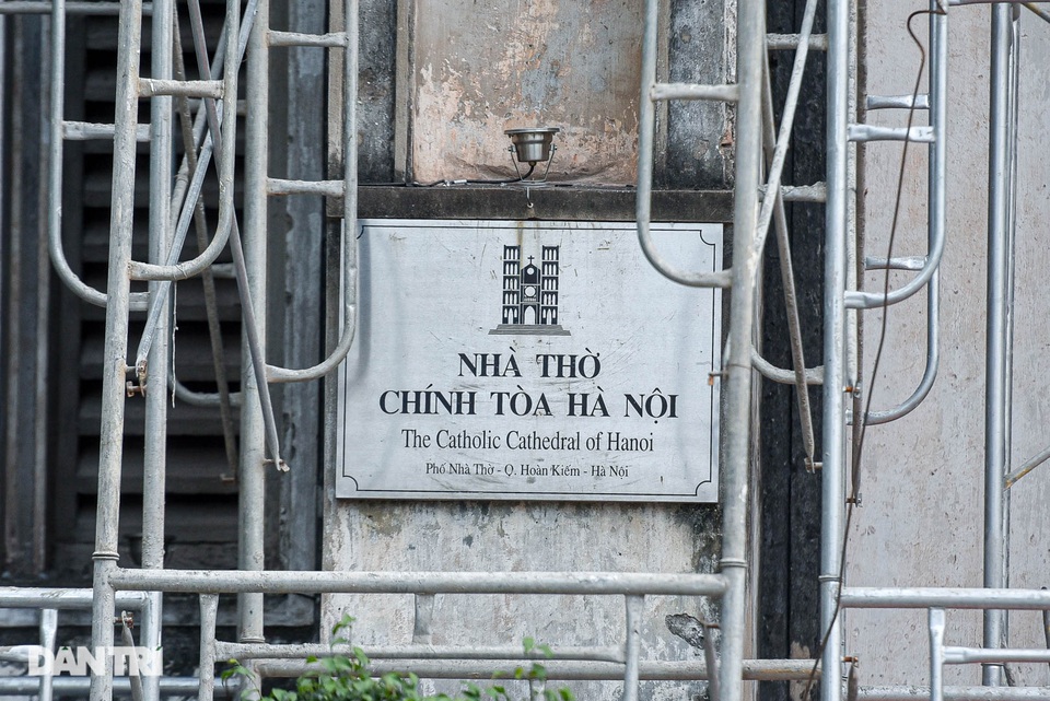 Những hình ảnh cuối cùng của Nhà thờ lớn Hà Nội trước ngày khoác áo mới - 2 Những hình ảnh cuối cùng của Nhà thờ lớn Hà Nội trước ngày khoác áo mới - 2