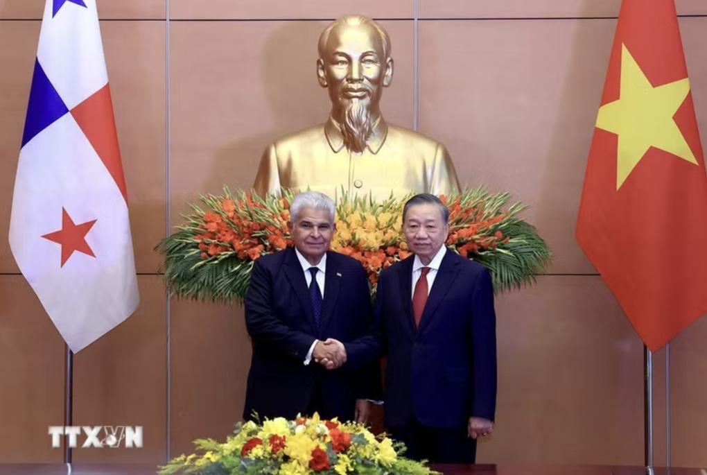 Tổng Bí thư, Chủ tịch nước và Tổng thống Panama bàn chiến lược phát triển - 1 Tổng Bí thư, Chủ tịch nước và Tổng thống Panama bàn chiến lược phát triển - 1