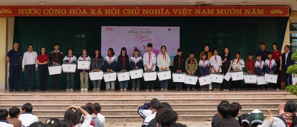 The Five xây dựng phòng máy tính cho học sinh Quảng Ninh - 4 The Five xây dựng phòng máy tính cho học sinh Quảng Ninh - 4