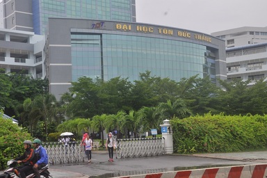 Trường ĐH Tôn Đức Thắng phản bác thông tin dừng việc tự phong GS,PGS