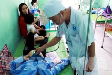 Ăn tiết canh lợn rừng, 50 người bị ngộ độc