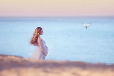 Chồng bảo vợ có bầu 8 tháng "đi làm gái lấy tiền nuôi con"