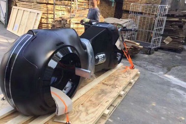 Choáng: Phúc XO tậu 2 môtô 10 tỷ có bánh không trục, động cơ 2000cc