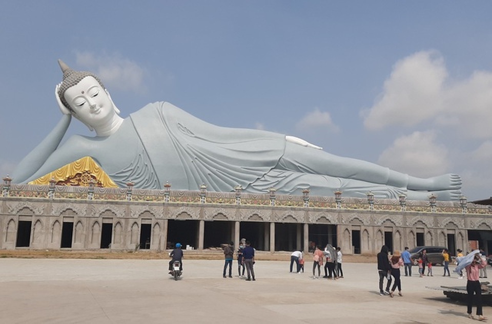 Bí ẩn những pho tượng độc đáo bậc nhất Việt Nam - 7 Bí ẩn những pho tượng độc đáo bậc nhất Việt Nam - 7