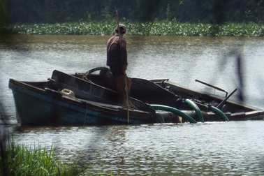 Dân bức xúc vì cát tặc “moi ruột” con sông lớn nhất Khánh Hòa