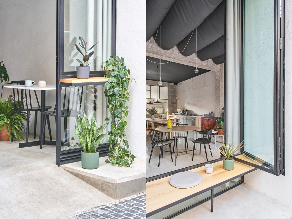 Tuyệt chiêu lấy sáng của quán cà phê cải tạo từ văn phòng cũ - 4 Tuyệt chiêu lấy sáng của quán cà phê cải tạo từ văn phòng cũ - 4