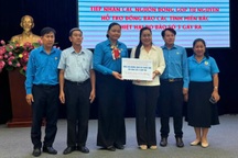 Sở LĐ-TB&XH TPHCM ủng hộ đồng bào bị thiệt hại do bão lũ 1,1 tỷ đồng