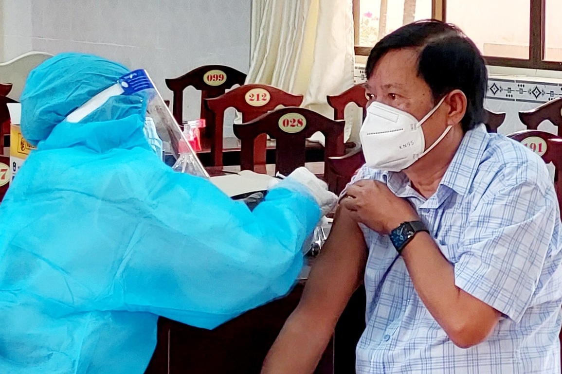 Sóc Trăng tiêm vaccine phòng Covid-19 xuyên Tết - 1 Sóc Trăng tiêm vaccine phòng Covid-19 xuyên Tết - 1