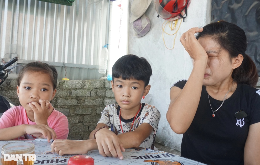 Chồng đuối nước, góa phụ khóc cạn nước mắt cầu xin sự sống cho con - 2 Chồng đuối nước, góa phụ khóc cạn nước mắt cầu xin sự sống cho con - 2