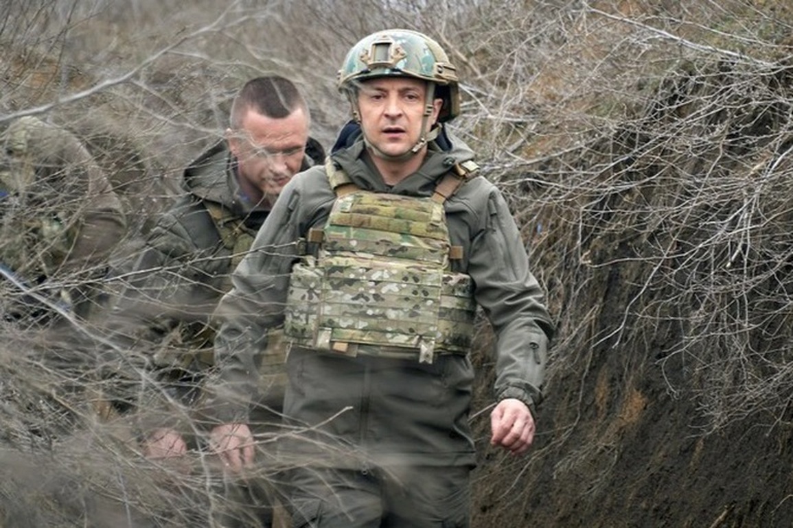 Ukraine phát vũ khí cho dân sau khi Nga mở chiến dịch quân sự - 1 Ukraine phát vũ khí cho dân sau khi Nga mở chiến dịch quân sự - 1