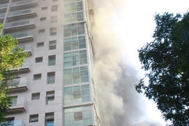 Vụ cháy cao ốc 32 tầng là do tia lửa hàn