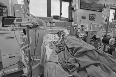 Vợ qua đời, người chồng nghèo nén đau thương gửi lời tri ân