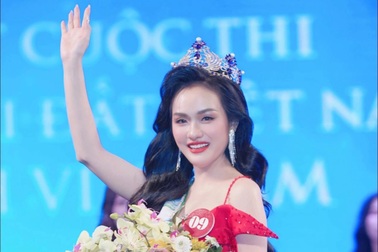 Cựu giám đốc ngân hàng đăng quang Mrs Earth Vietnam 2024