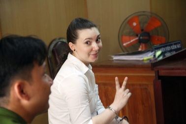 “Kiều nữ” nước ngoài vận chuyển 2,2 kg ma túy thoát án tử