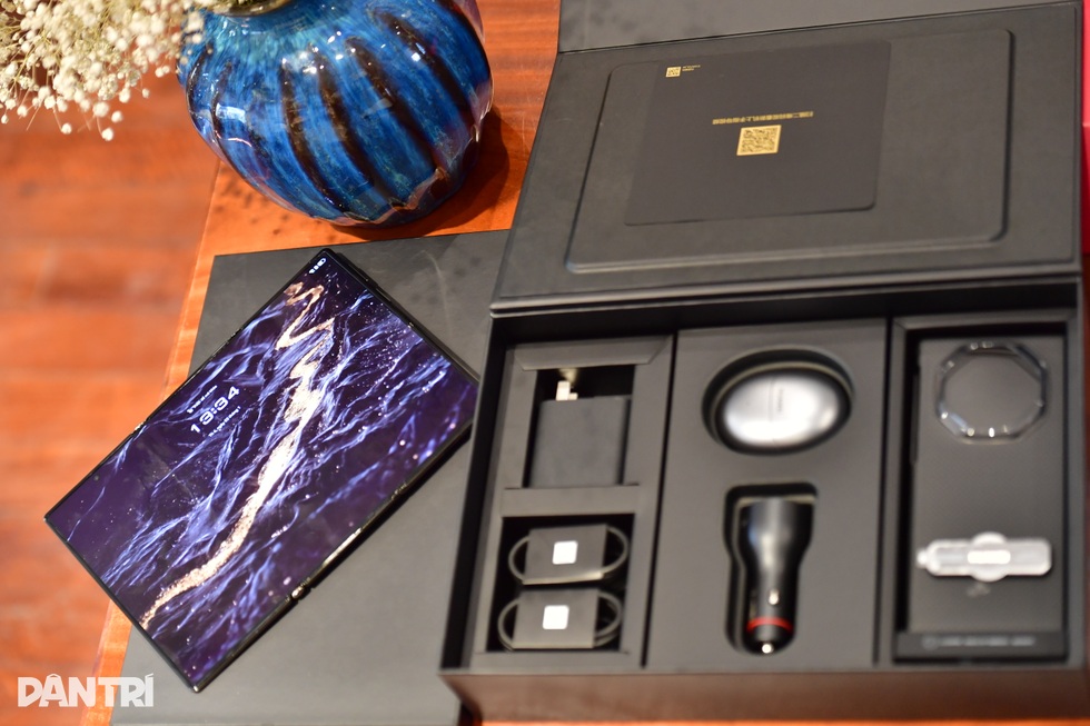 Đánh giá Huawei Mate XT: Điện thoại biến thành máy tính bảng - 2 Đánh giá Huawei Mate XT: Điện thoại biến thành máy tính bảng - 2