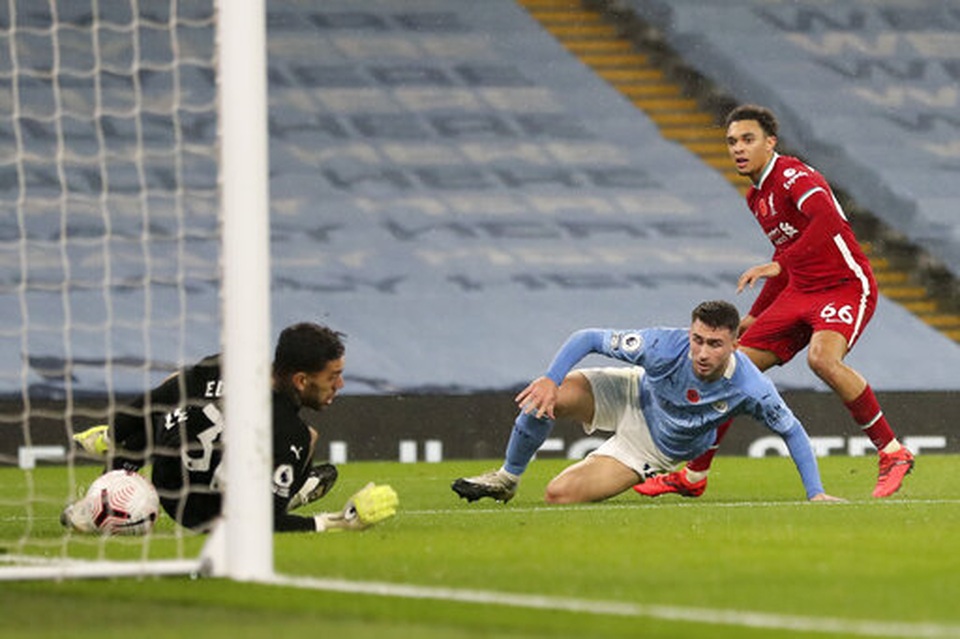 Man City 1-1 Liverpool: De Bruyne đá hỏng phạt đền - 8 Man City 1-1 Liverpool: De Bruyne đá hỏng phạt đền - 8