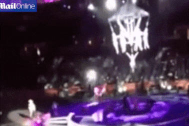 8 nghệ sĩ xiếc được bồi thường hơn 1.200 tỷ đồng sau cú ngã chí mạng