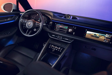 Porsche Macan EV 2025 có 3 màn hình trong xe giống Cayenne mới