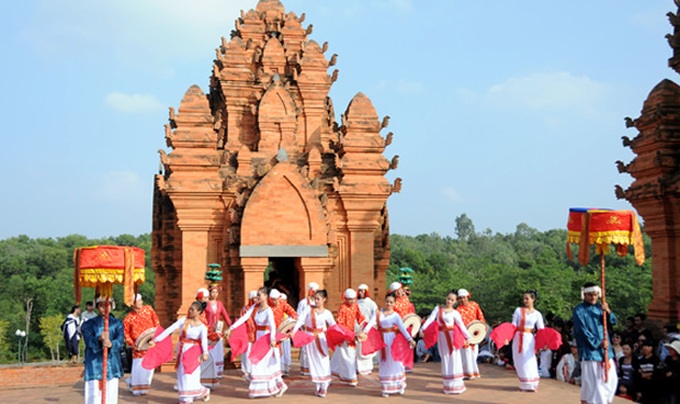 Katê là lễ hội dân gian có từ lâu đời và đặc sắc nhất của người Chăm theo đạo Bàlamôn ở Bình Thuận