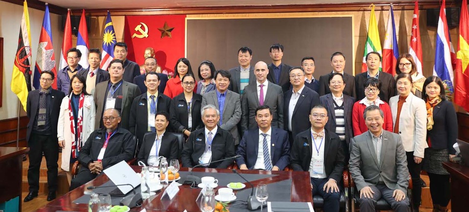 Thêm nhiều chương trình đại học thực hiện đánh giá ngoài theo tiêu chuẩn AUN – QA - 1 Thêm nhiều chương trình đại học thực hiện đánh giá ngoài theo tiêu chuẩn AUN – QA - 1