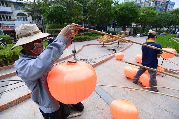Hoàn tất những công đoạn cuối cùng để chuẩn bị đón chào năm mới.
