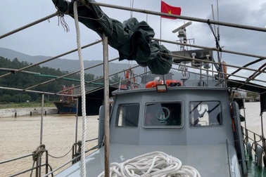 Khẩn cấp điều tàu ra đảo Cù Lao Chàm đưa bệnh nhân vào bờ cấp cứu