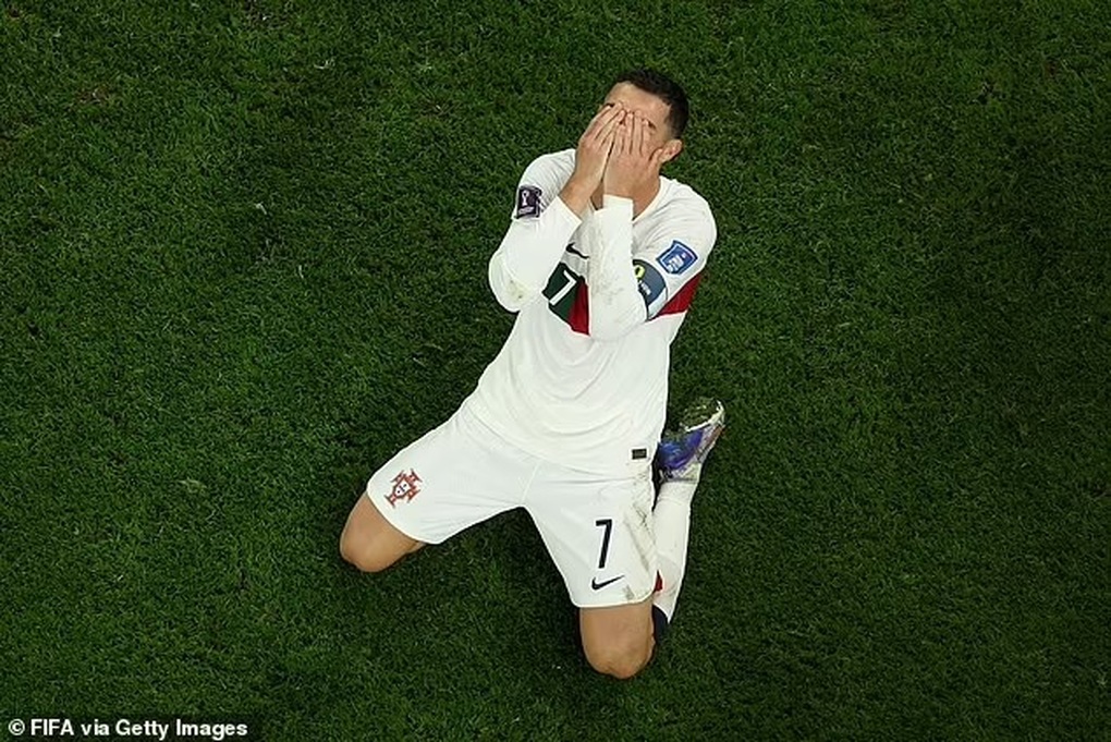 Ronaldo đúc kết 3 chân lý tối thượng của cuộc sống sau buồn bã và thất bại - 2