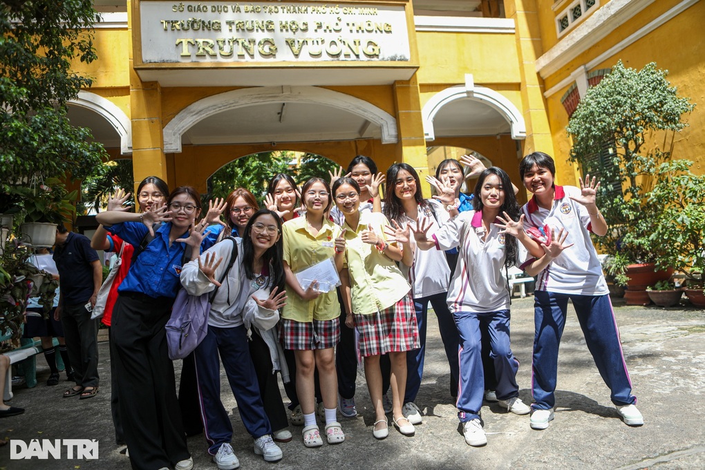 Đề tiếng Anh thi vào lớp 10 TPHCM: Không đánh đố hay làm khó học sinh - 5 Đề tiếng Anh thi vào lớp 10 TPHCM: Không đánh đố hay làm khó học sinh - 5