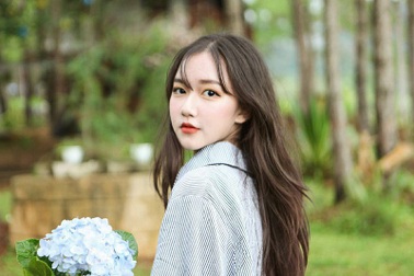 Nữ sinh 13 tuổi xinh đẹp thích làm mẫu ảnh, có nhiều tài lẻ