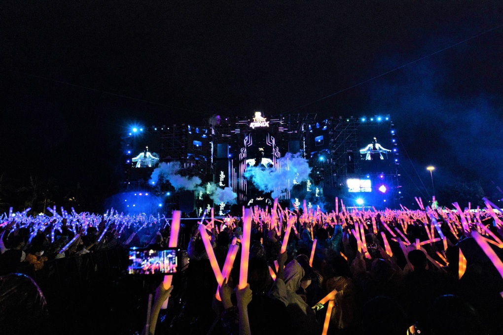 Đen, Hoàng Thùy Linh, Rhymastic… cùng dàn sao Tiger Remix khuấy đảo Quy Nhơn - 8