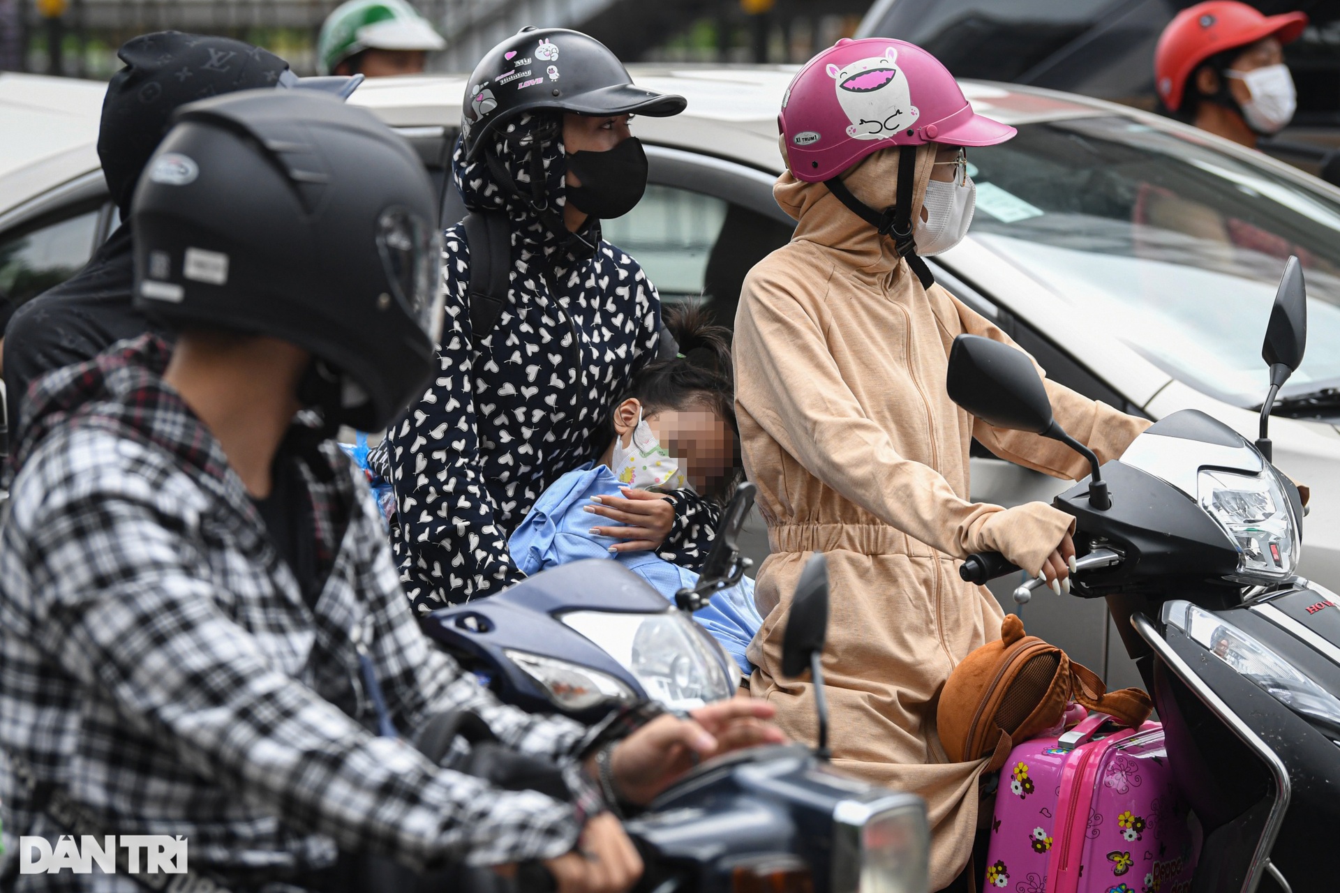 Đường thông thoáng, người dân thoát khổ trong ngày trở lại Hà Nội - 10