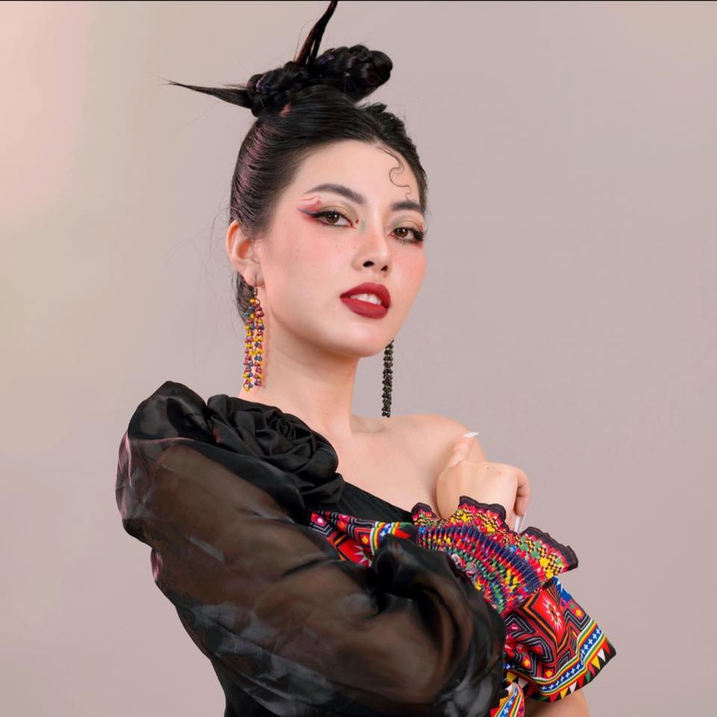 Ca sĩ Gemma Nguyễn được Tùng Dương khen khi làm mới Đá trông chồng - 2 Ca sĩ Gemma Nguyễn được Tùng Dương khen khi làm mới Đá trông chồng - 2