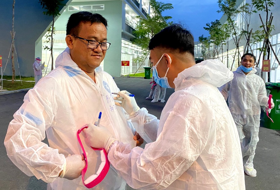 Nhịp sống ngày Tết trong khu cách ly lớn nhất Bình Dương - 7 Nhịp sống ngày Tết trong khu cách ly lớn nhất Bình Dương - 7