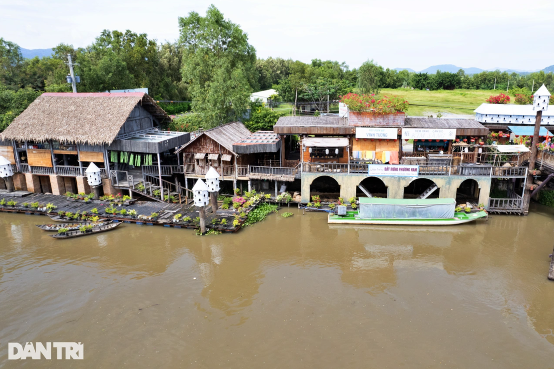 Ghé rừng tràm đẹp nhất miền Tây, nơi phim Đất rừng phương Nam bấm máy - 4 Ghé rừng tràm đẹp nhất miền Tây, nơi phim Đất rừng phương Nam bấm máy - 4