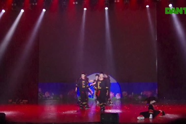 Học sinh Trường Ams diễn "Vợ chồng A Phủ" theo lối sáng tạo