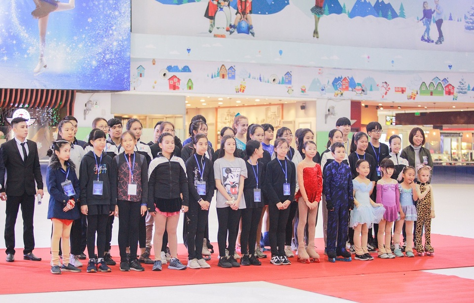 Những khoảnh khắc ấn tượng trong ngày đầu Giải trượt băng nghệ thuật Cúp Vincom - 1