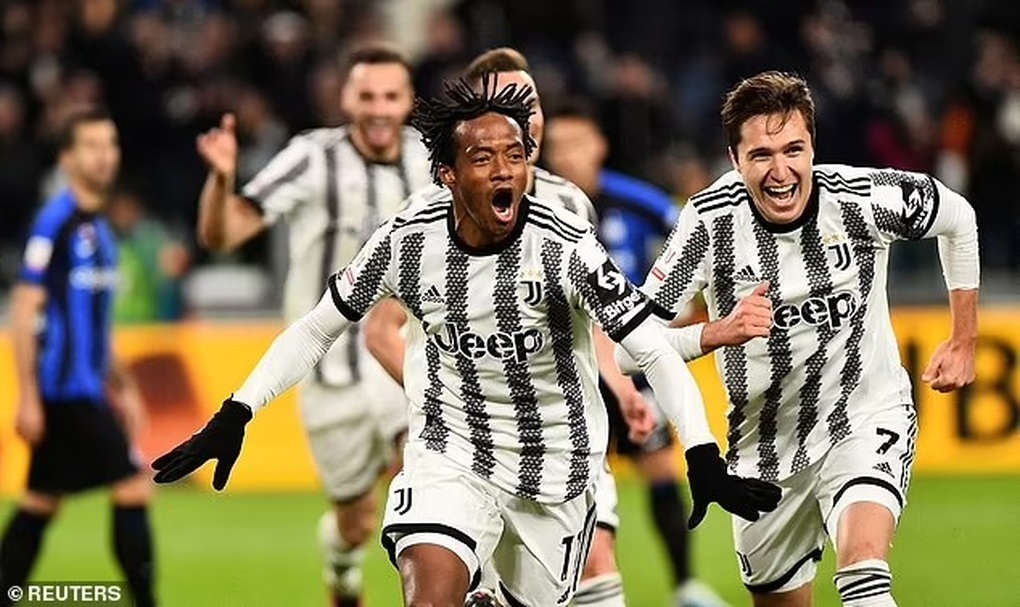 Juventus bất ngờ được trả lại 15 điểm, đá văng AC Milan khỏi top 4 Serie A - 1 Juventus bất ngờ được trả lại 15 điểm, đá văng AC Milan khỏi top 4 Serie A - 1