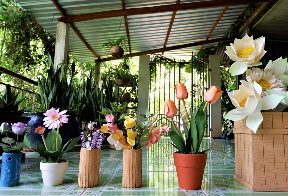 Cô gái xương thủy tinh mang đến cho đời những bông hoa đẹp - 3 Cô gái xương thủy tinh mang đến cho đời những bông hoa đẹp - 3
