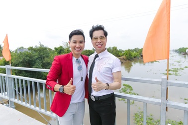 Nguyên Khang song ca cùng Ngọc Sơn