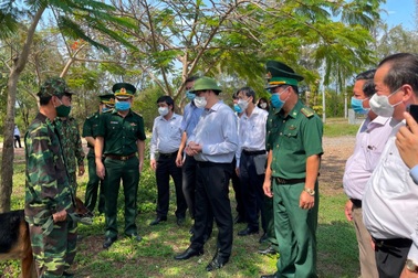 Bộ trưởng Bộ Y tế kiểm tra công tác phòng chống dịch Covid-19 ở Kiên Giang