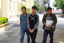 Đang trốn truy nã về tội giết người vẫn cố ý gây thương tích